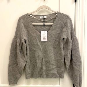 NWT Naadam Cashmere V Neck Pleated Sleeve Sweater - Cement - XS